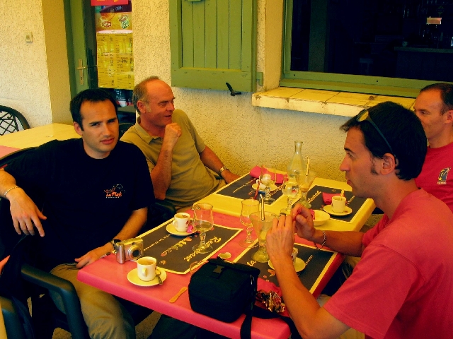 Photo 004 Et �a �tait comme �a pendant tout le repas.